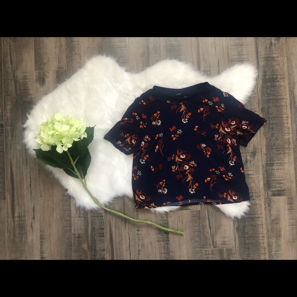 Woman’s F21 Floral Crop Top